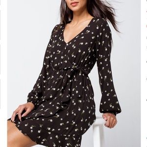 NWT Ivy and Main Daisy Ruffle Wrap Dress
